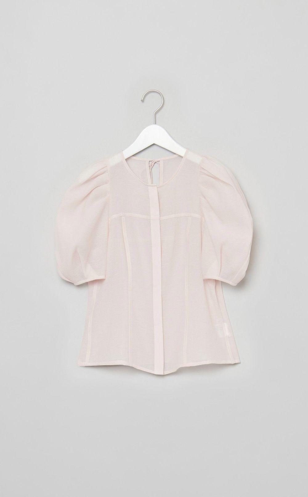 シアータックパフブラウス