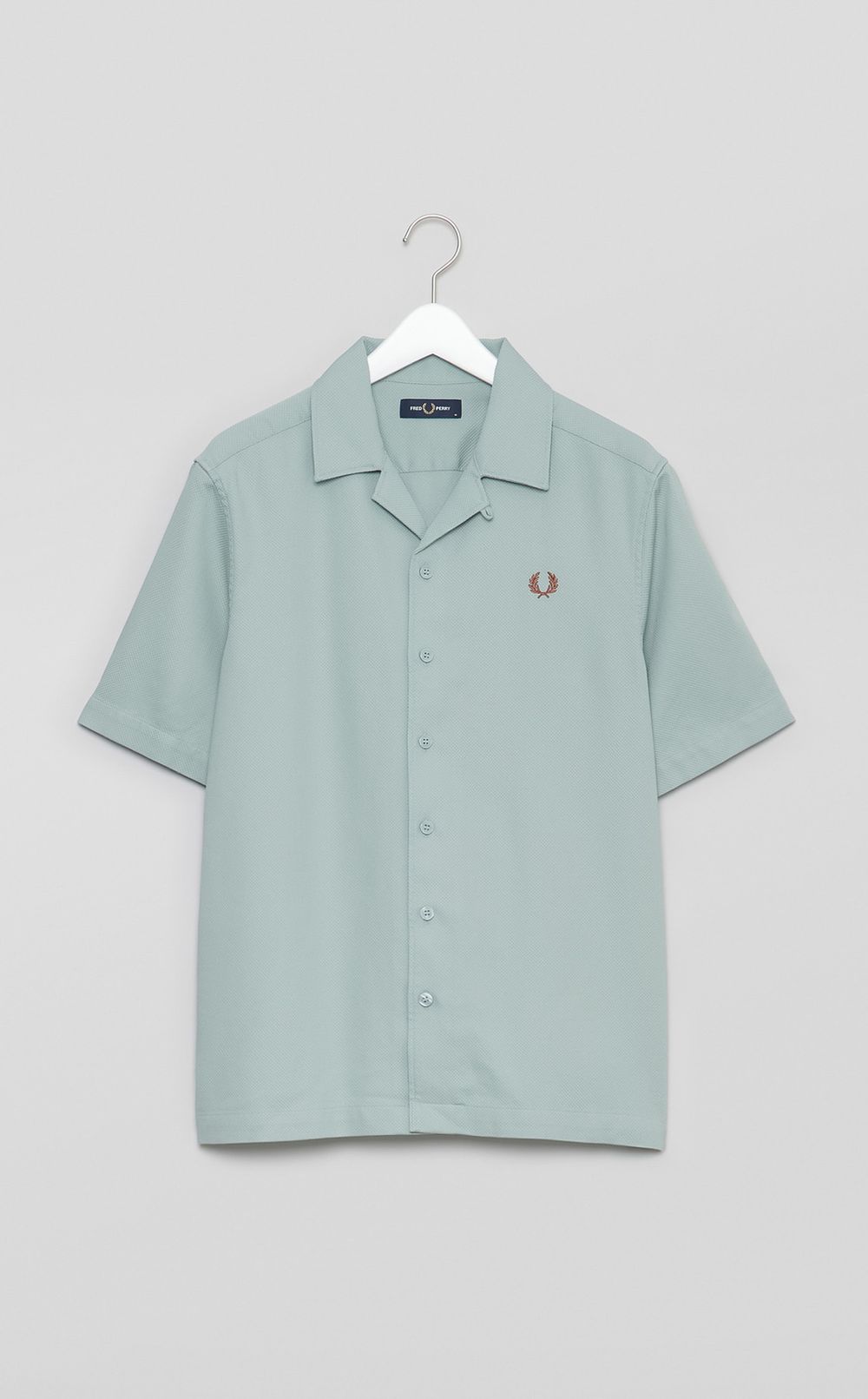 オープンカラーシャツ