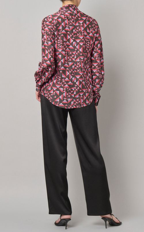 グラフィックプリントブラウス