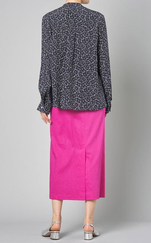 フロントプリーツプリントブラウス