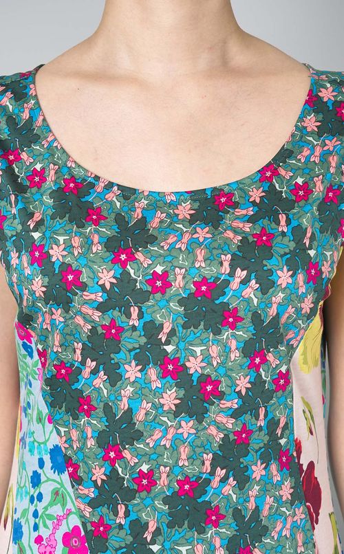 マルチプリントノースリーブジャージドレス