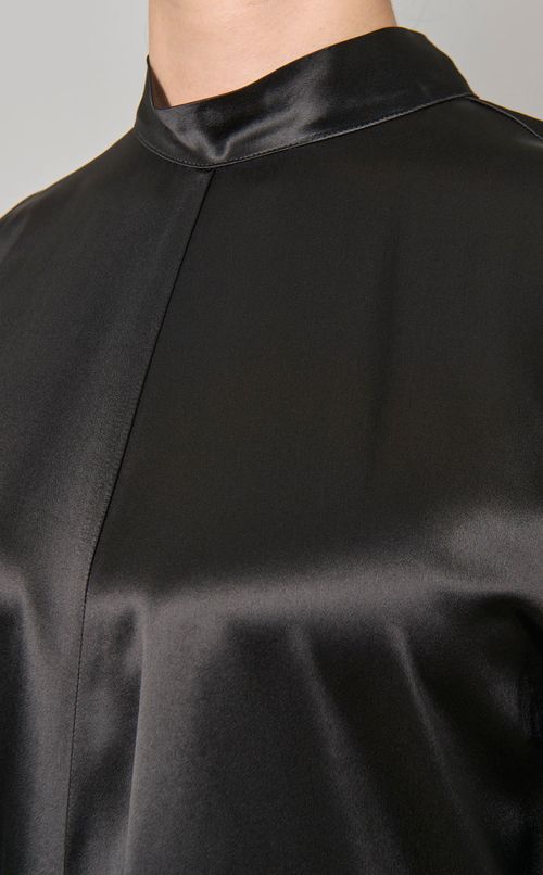 スタンドネックフレアスリーブワンピース