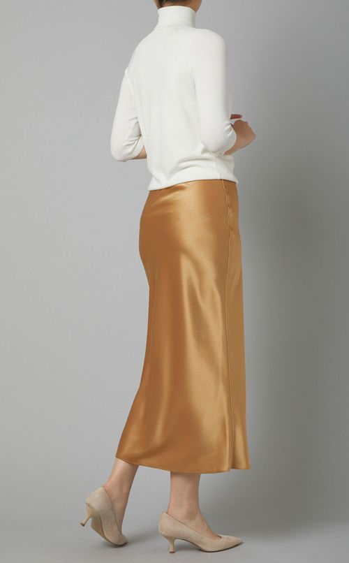 サテンサイドスリットロングスカート