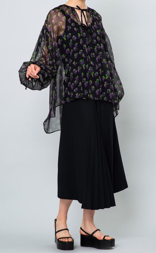 ブドウ柄シルクボウタイブラウス