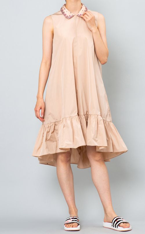 ビジュー付ギャザーワンピース