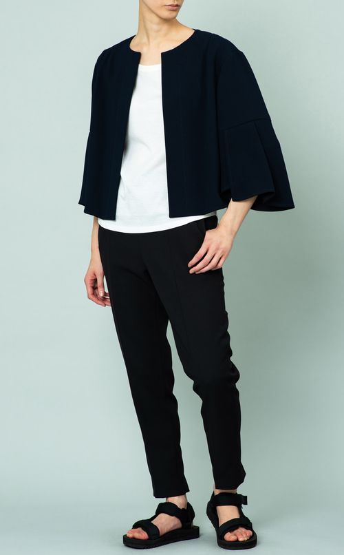 バックスリットテーパードパンツ