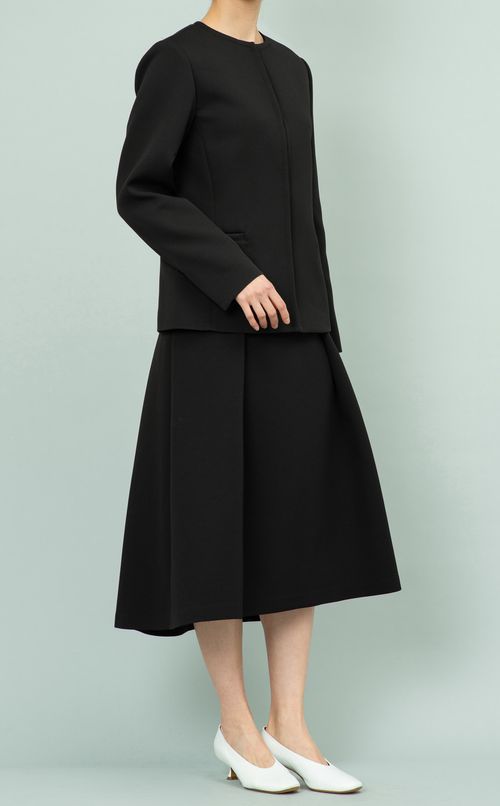 ノーカラーミドルジャケット