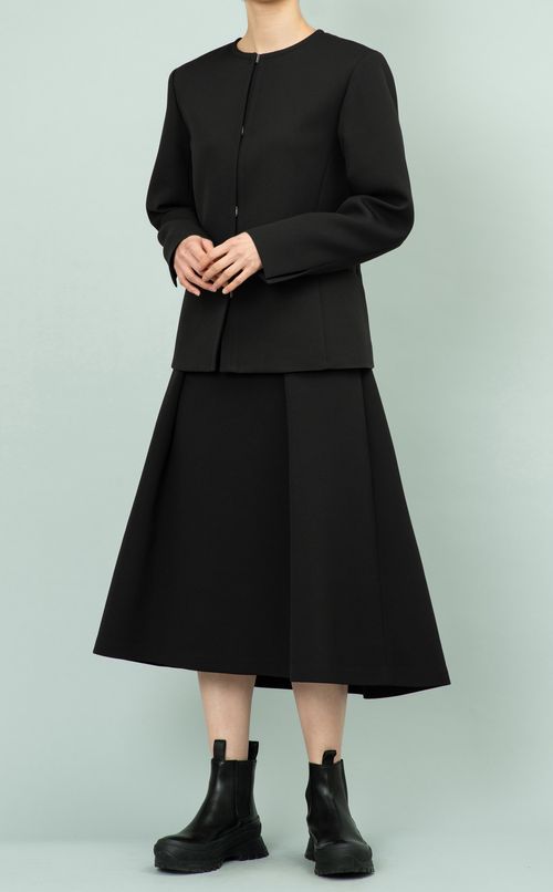 ノーカラーミドルジャケット