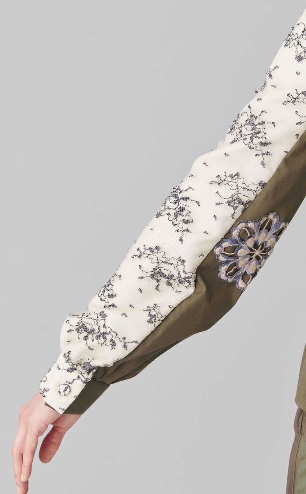 【roop】レーススリーブブラウス