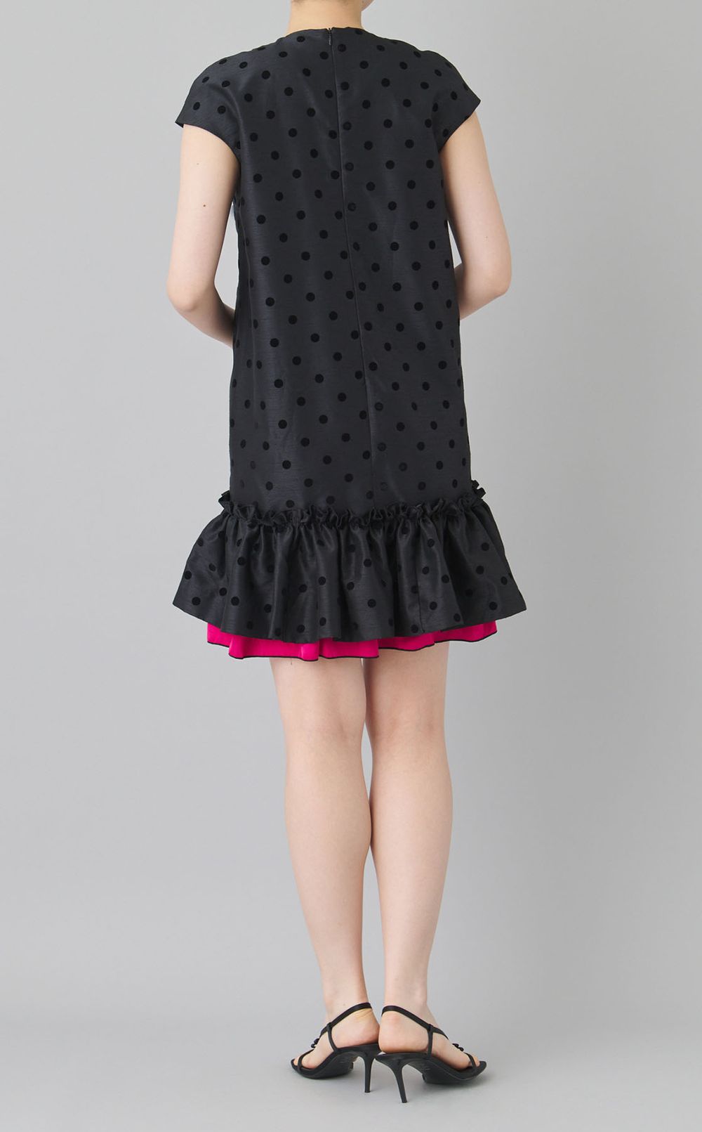 【roop】裾ギャザーワンピース