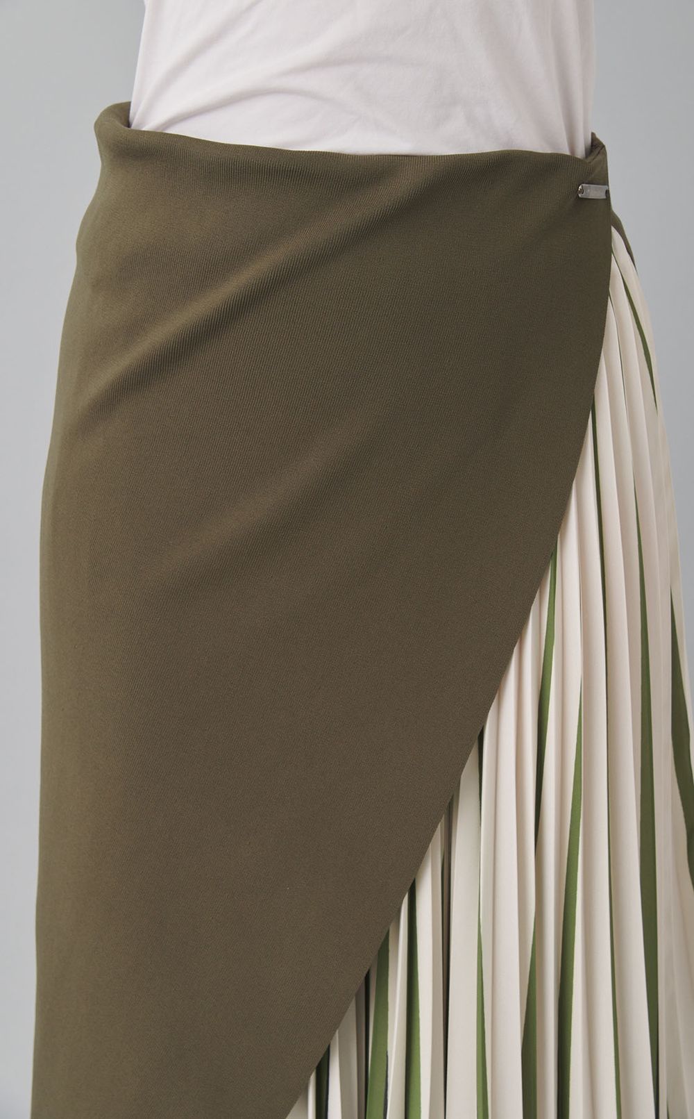 【roop】Adapt ラッププリーツスカート