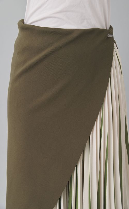 【roop】Adapt ラッププリーツスカート