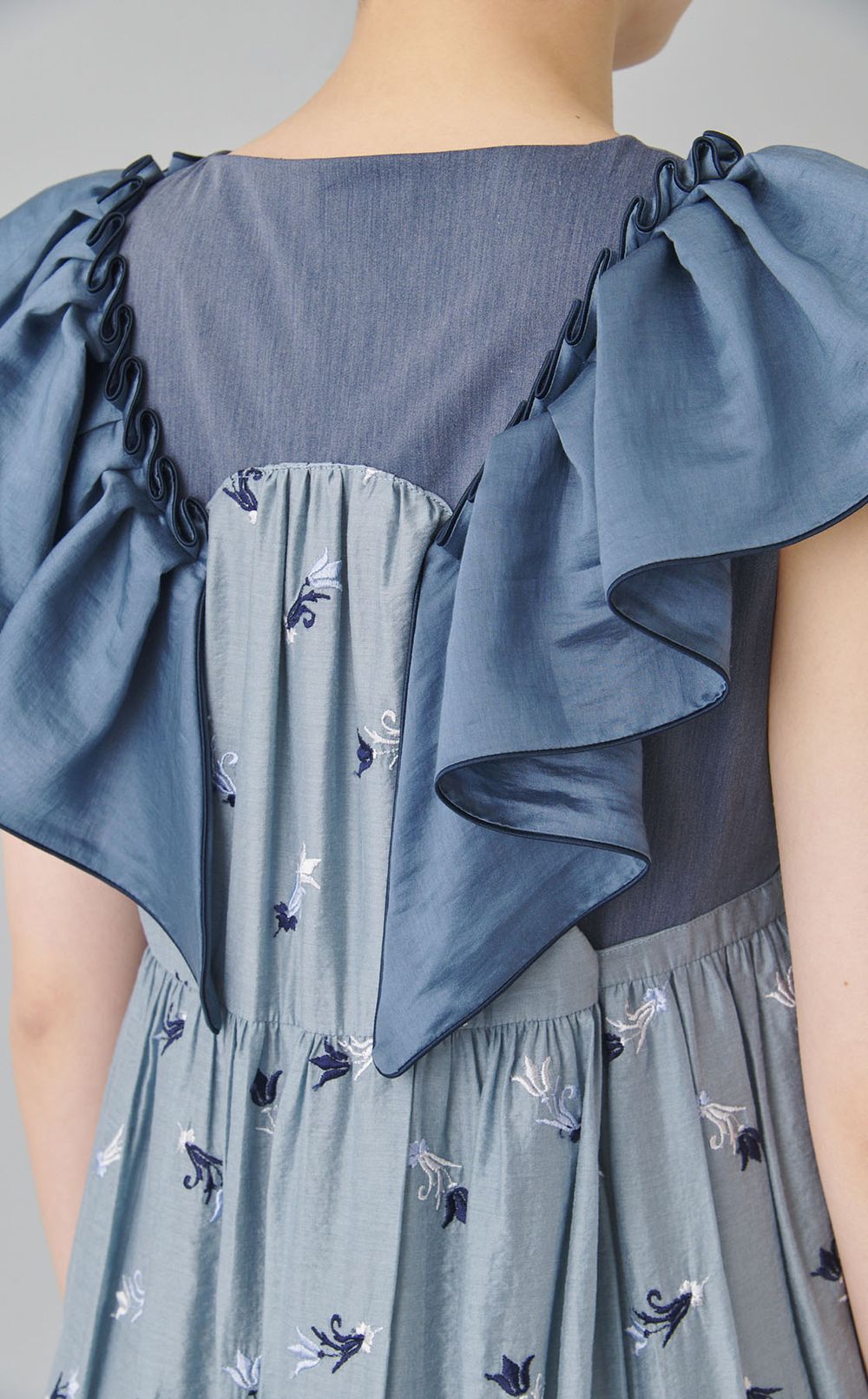 【roop】ノースリーブワンピース