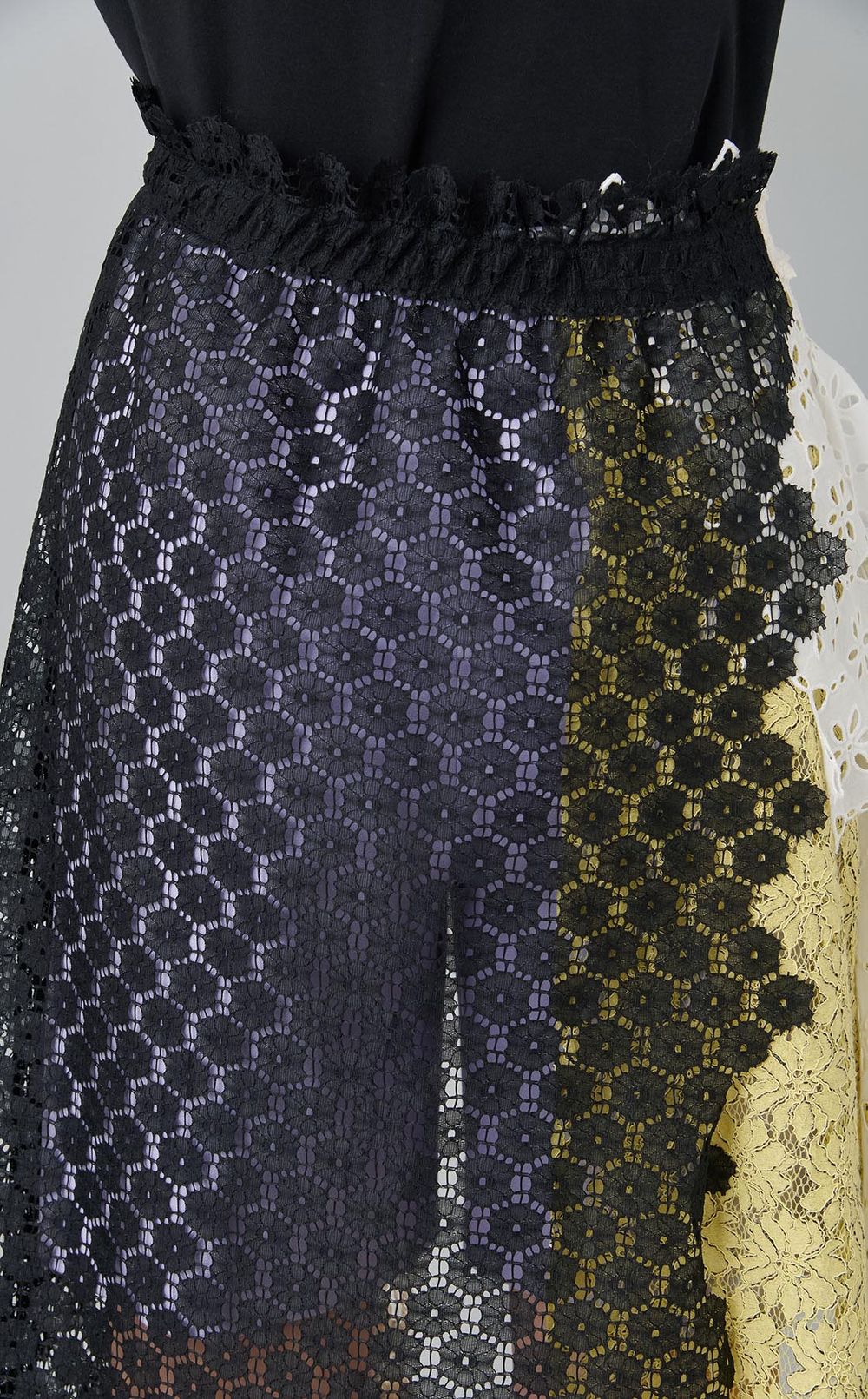 【roop】レースエプロン付きショートパンツ