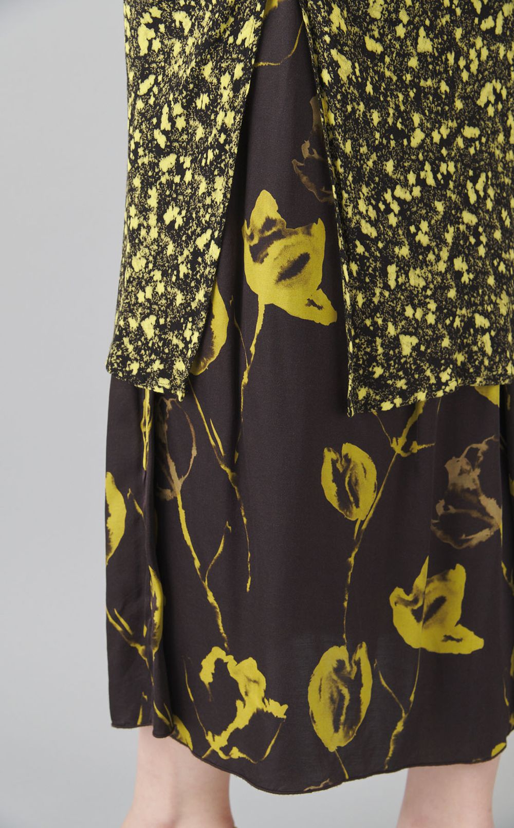 【roop】スリットレイヤードスカート