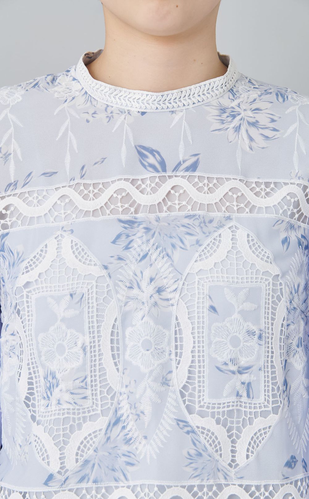 【roop】ポンチョ型レーススリーブシャツ