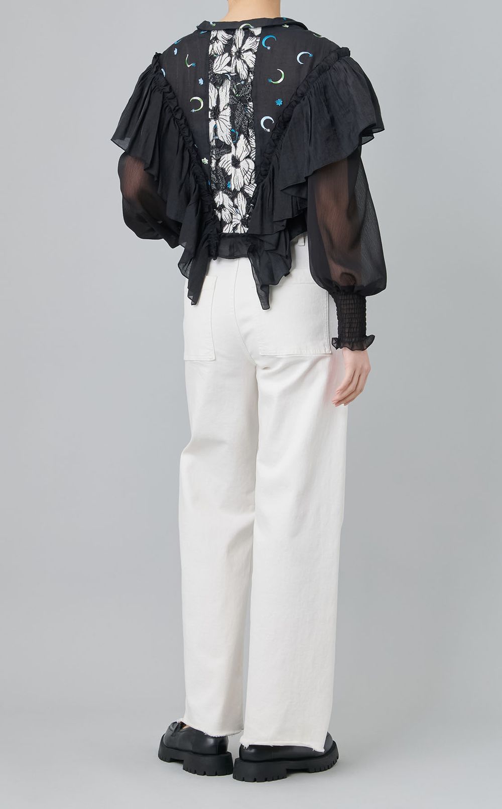 【roop】３ボタンフリルブラウス