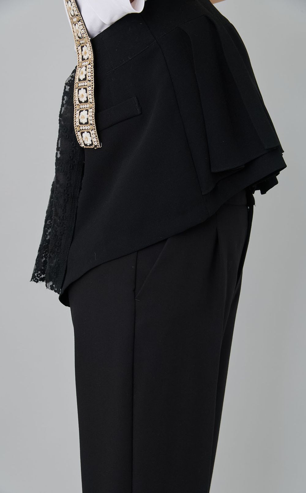 【roop】インド刺繍ショルダービスチェ