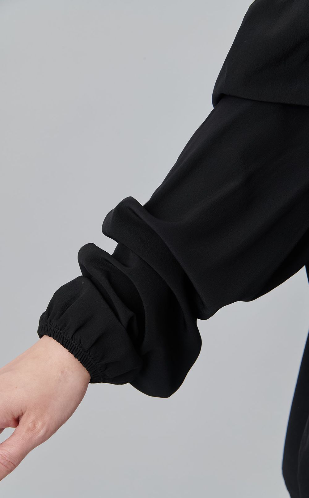 【roop】ドッキングビジューブラウス