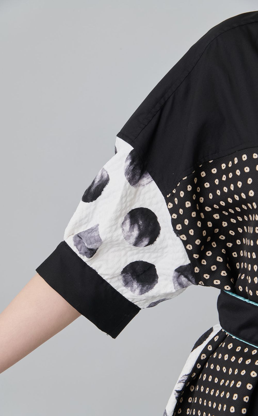 【roop】マチキリカエシャツ