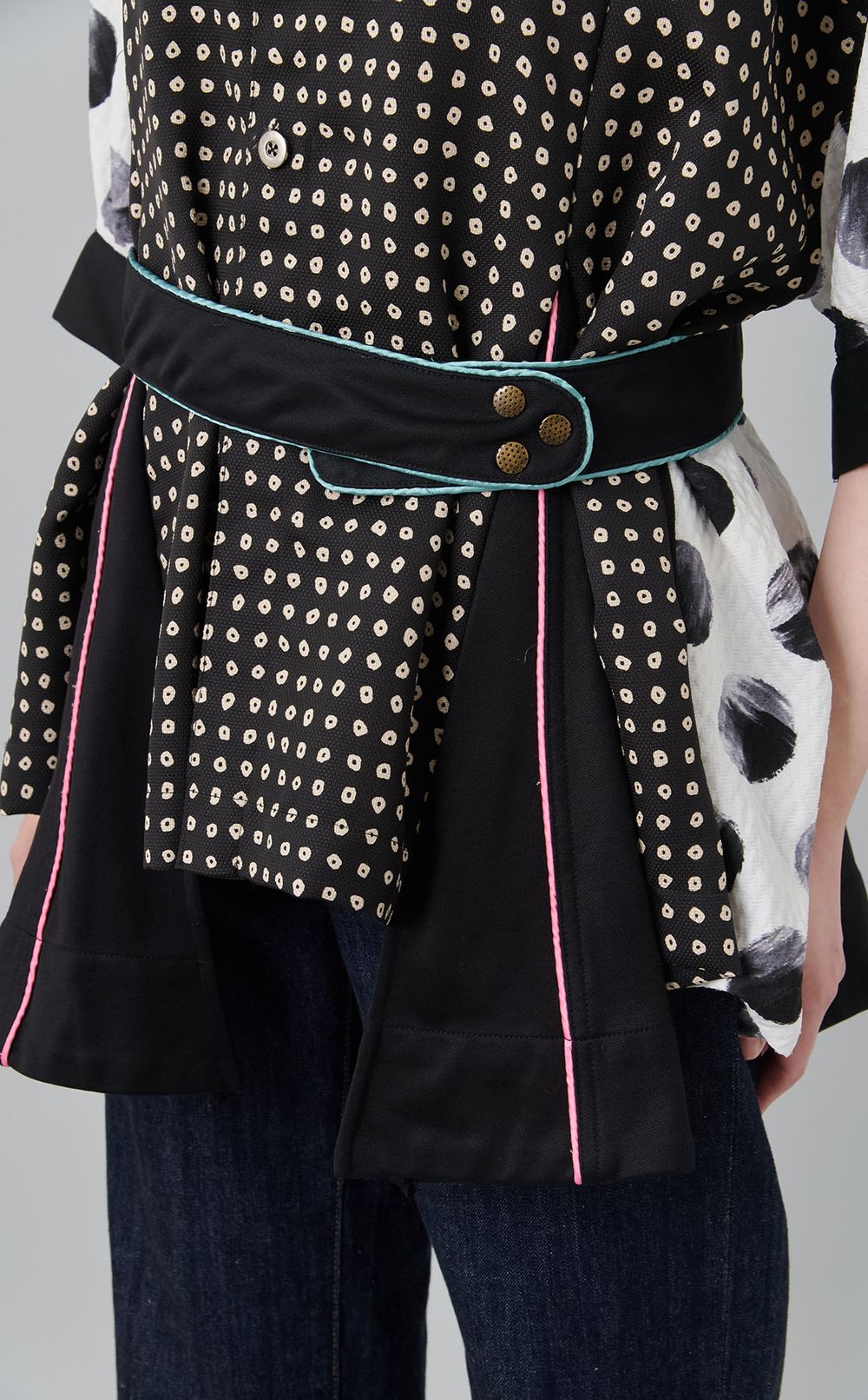 【roop】マチキリカエシャツ