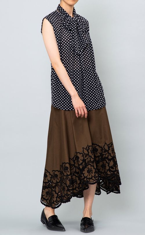 ボタニカルレースロングスカート