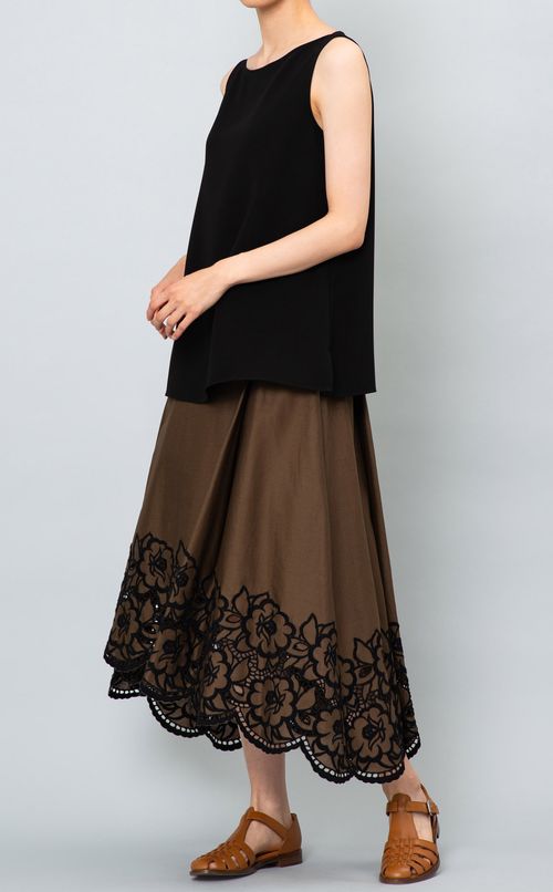 ボタニカルレースロングスカート