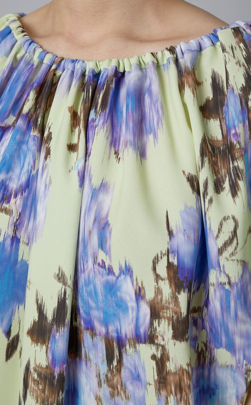 フラワープリントケープブラウス