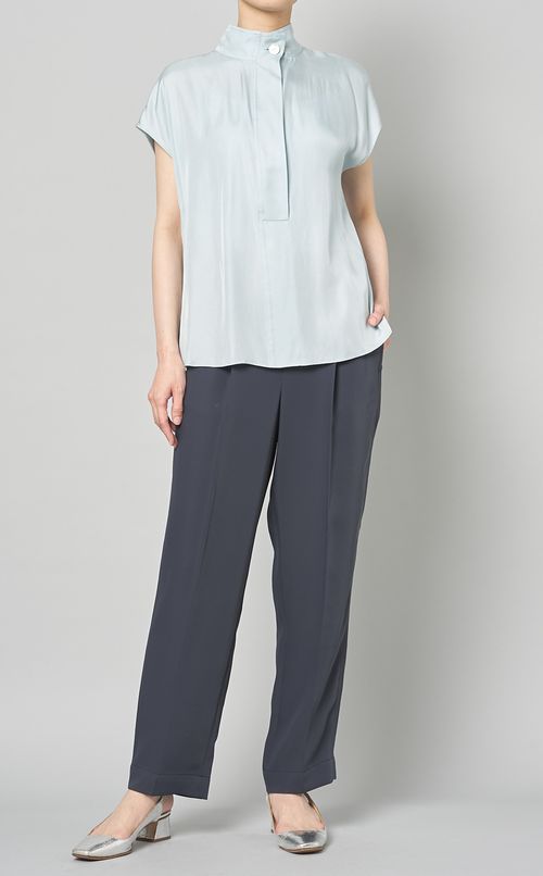 テーパードセンタープレスパンツ