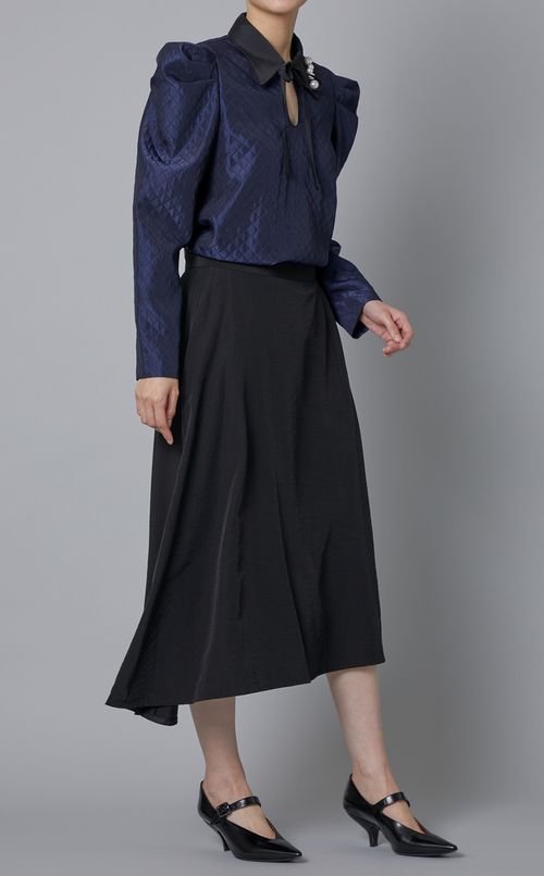 アシンメトリーフレアスカート