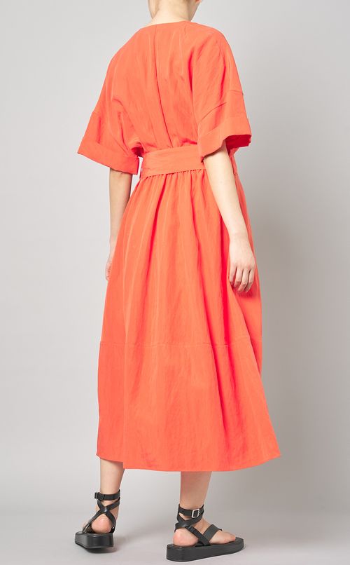 Vネックベルテッドロングワンピース