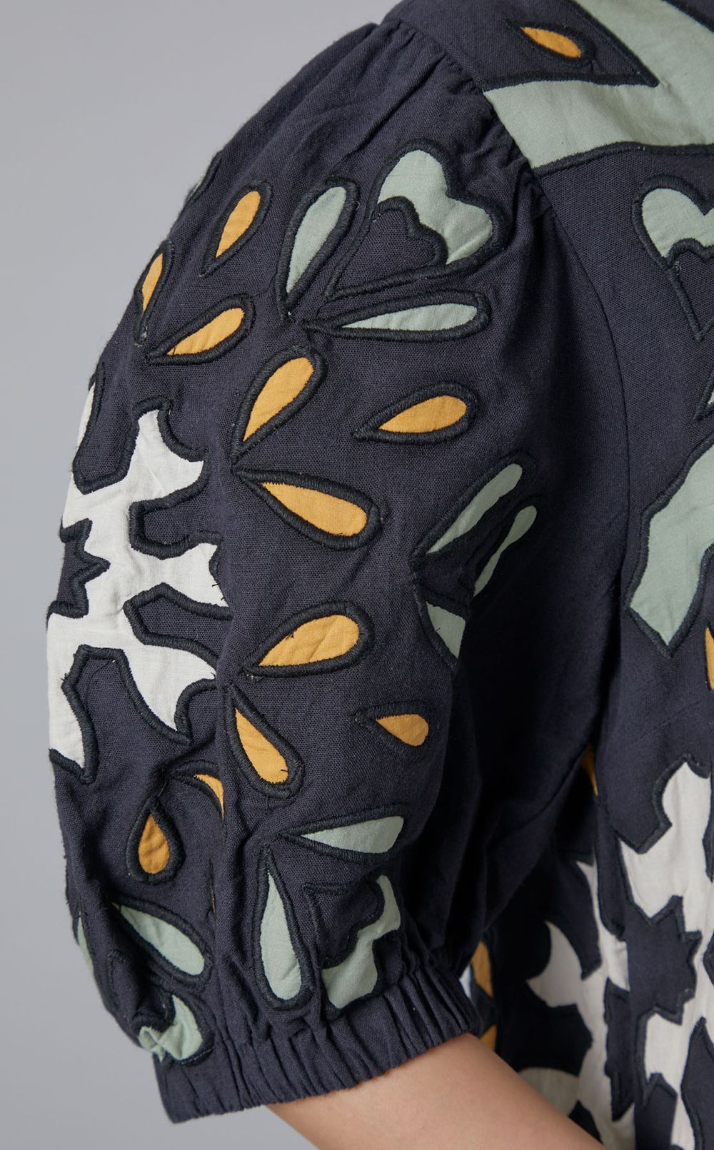 パッチワークVネックワンピース