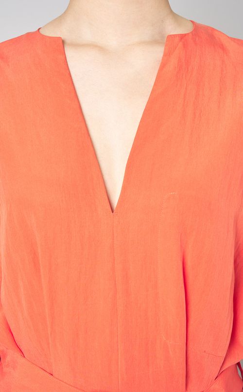 Vネックベルテッドロングワンピース