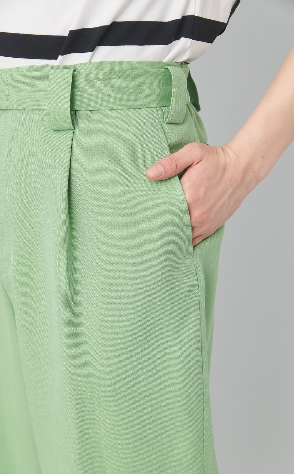 1タックベルトパンツ