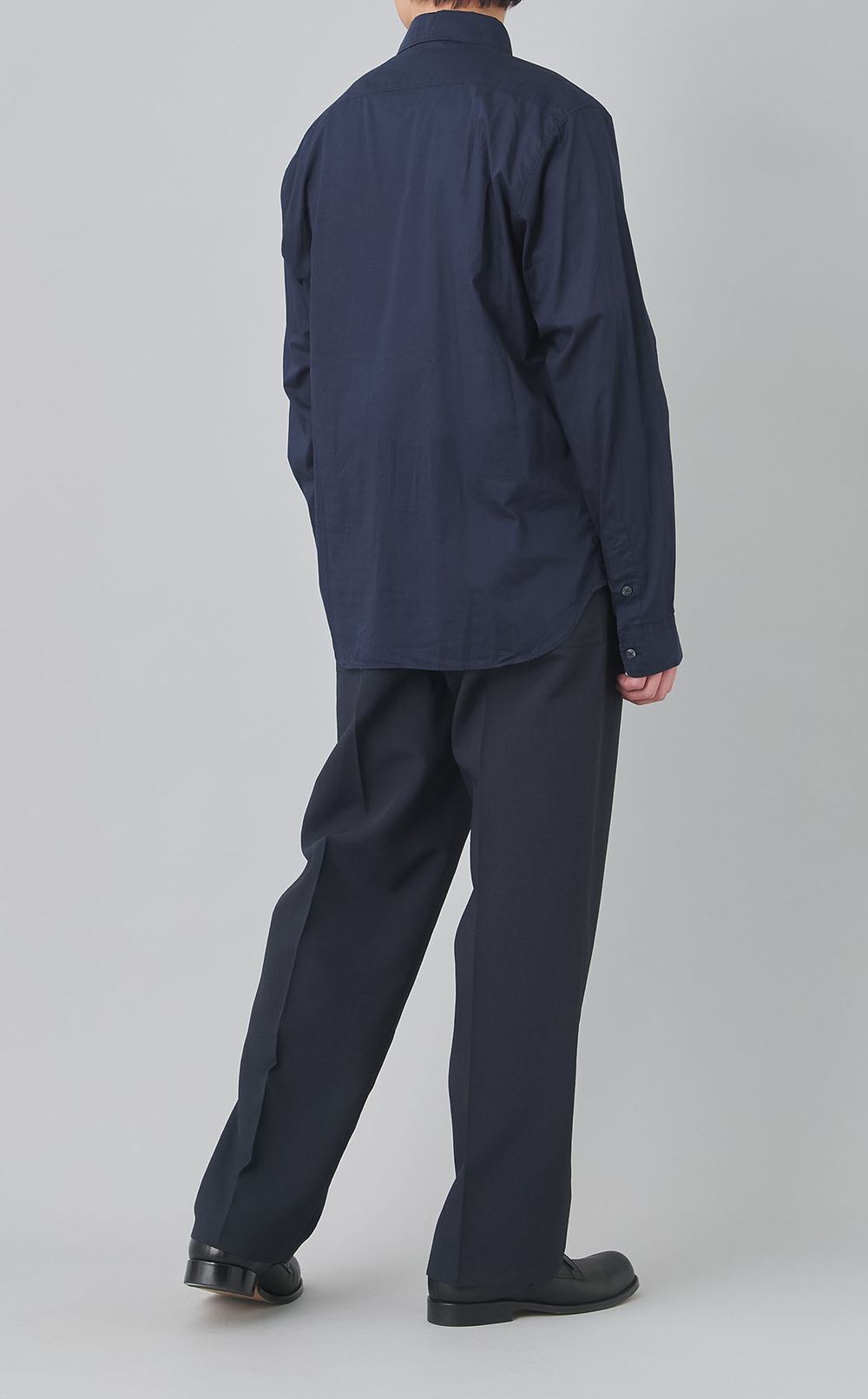 レギュラーカラーライトシャツ