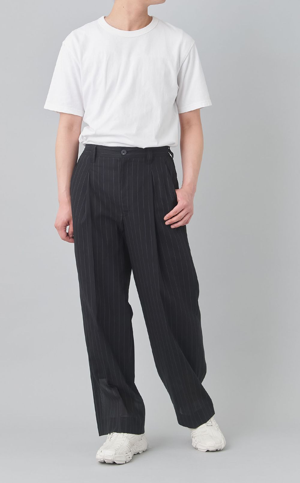 ワンタックワイドパンツ