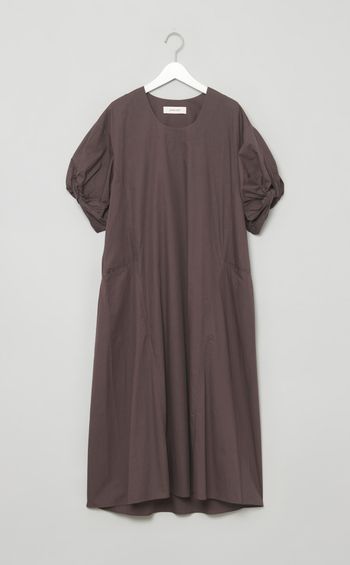 ツイストスリーブUネックワンピース