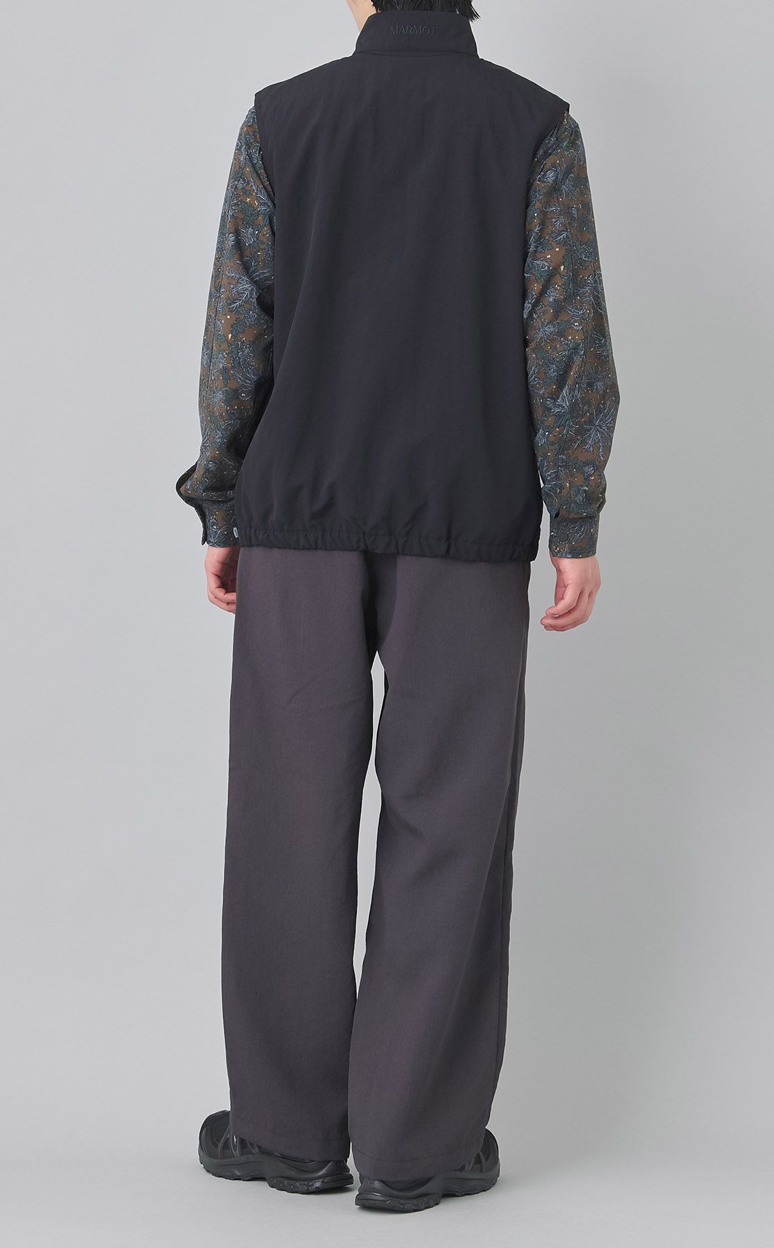 MARMOT CAPITAL｜カーブステッチハーフジップベスト