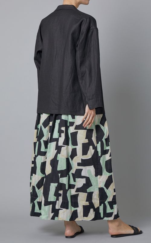 ボタンレステーラードジャケット