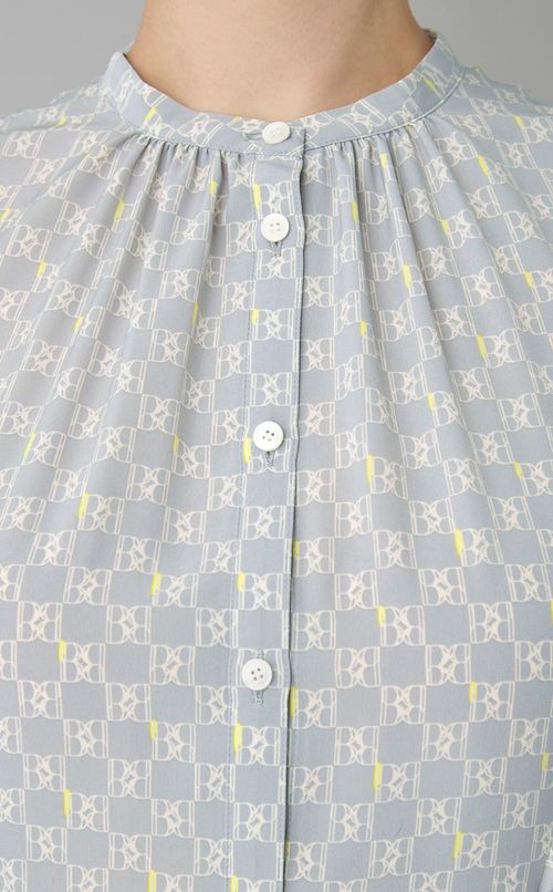 タイポグラフィフリルスリーブワンピース