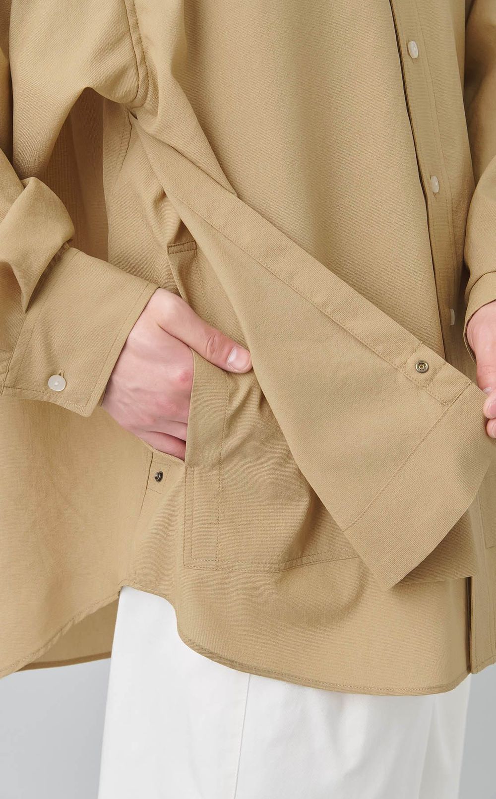 サイドスリットシャツ