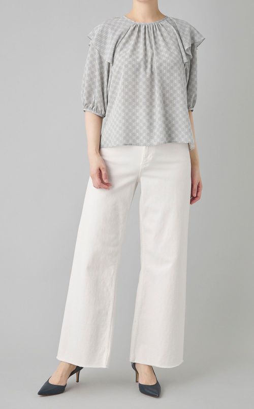 タイポグラフィフロンタブルブラウス