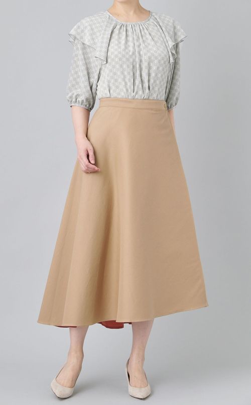 タイポグラフィフロンタブルブラウス