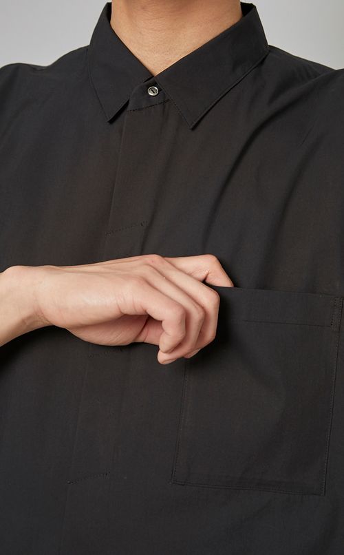 ハーフスリーブシャツ