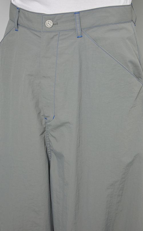 オーバルシルエットパンツ