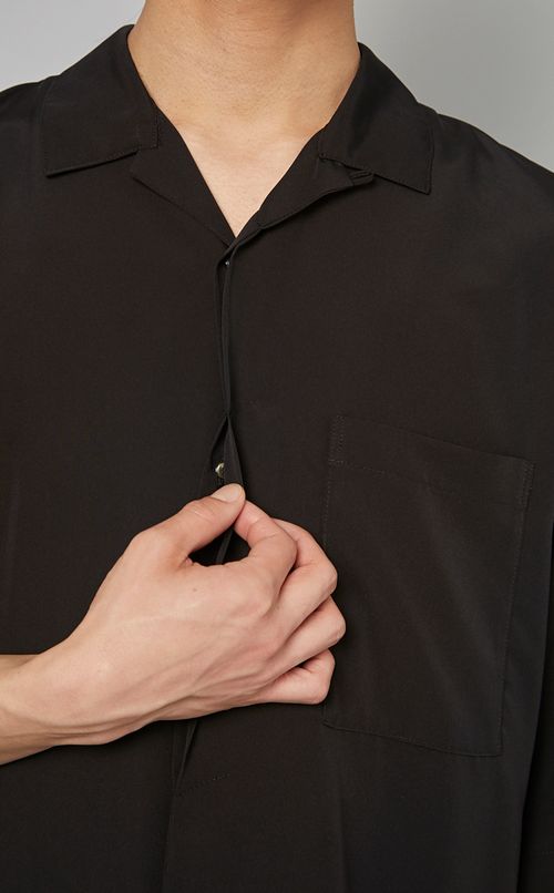 オープンカラーシャツ