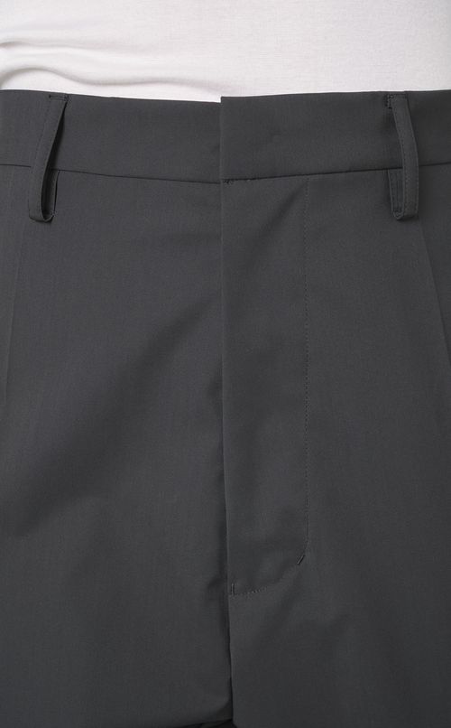 テーパードスラックス