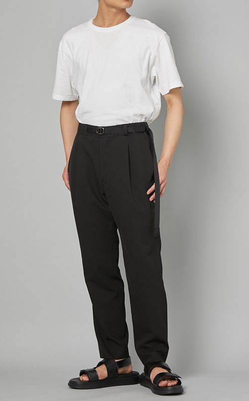 テープベルトスリムテーパードパンツ