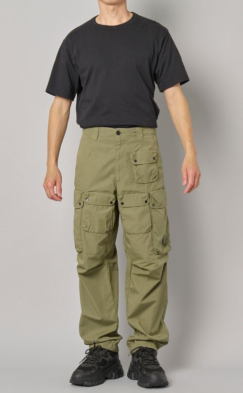 ルーズフィットカーゴパンツ