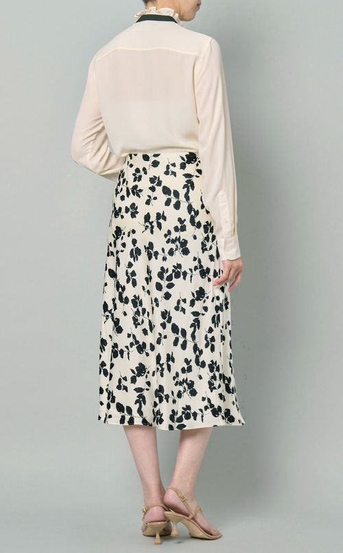 ボタニカルプリントスカート